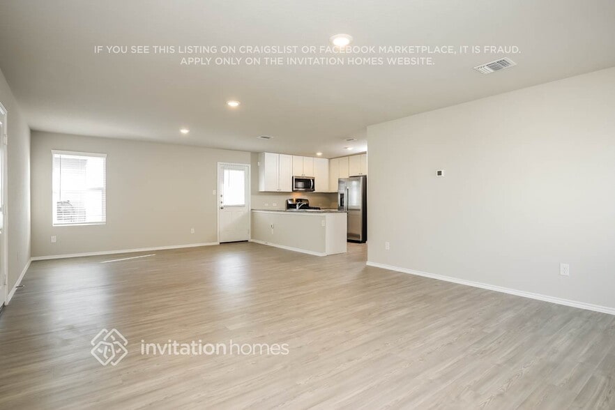 Building Photo - 5735 Leon Pl