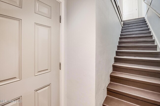 Building Photo - 1400 Mill Rd