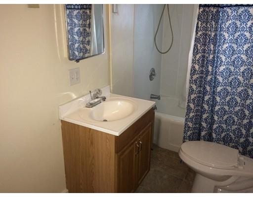 Building Photo - 1064 Park St