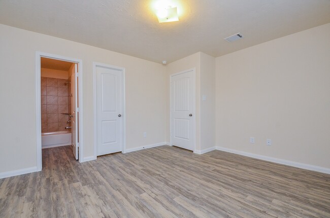 Building Photo - 24226 Ravenna Oaks Ct