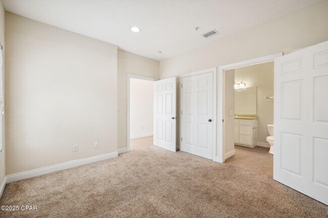 Building Photo - 214 Bonita Cir