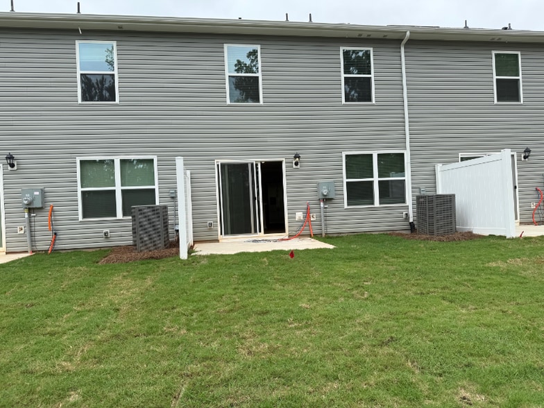 Building Photo - 5106 Hyrule Dr