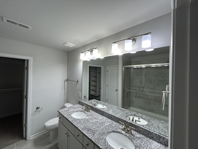 Building Photo - 6031 Villa Ford Ln