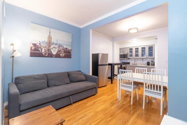 Building Photo - 341 E 79th St