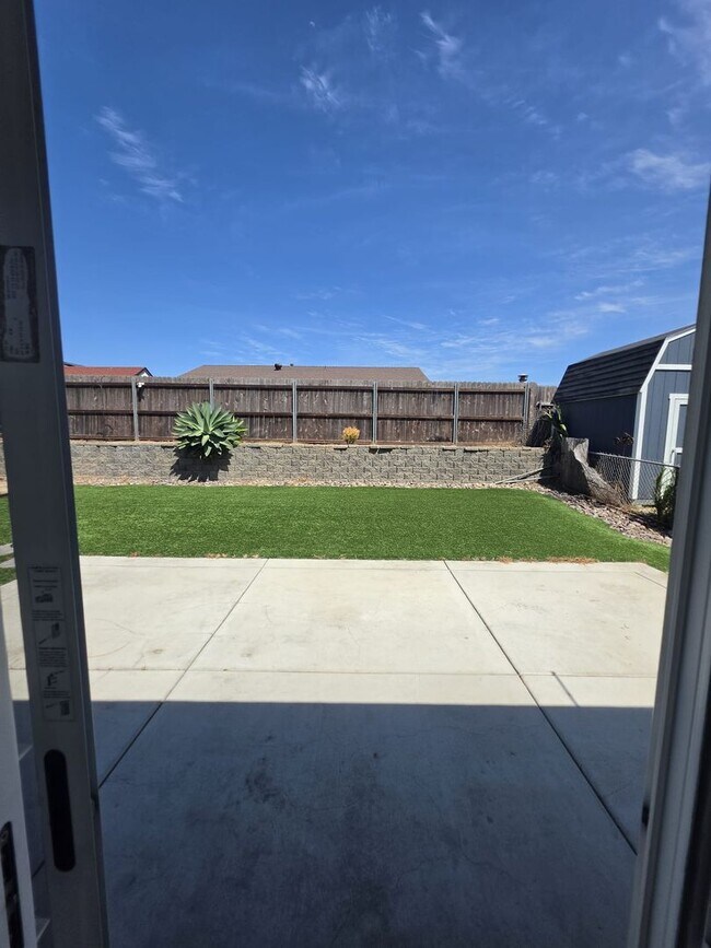 Building Photo - Beautiful 3 bedroom 2 bath Home in Imperial Beach