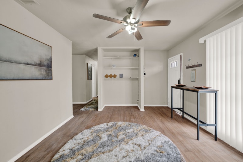 Building Photo - 313 Deborah Dr