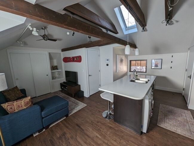 Building Photo - 1044 N Pennsylvania St