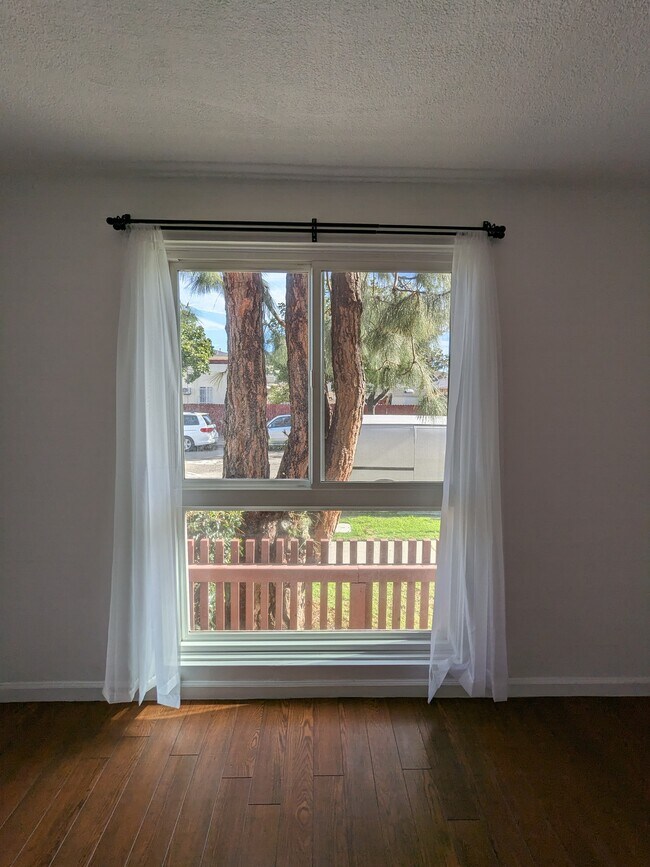 Building Photo - 3813 Huron Ave