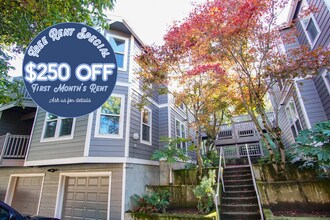 Building Photo - Top Floor 2 Bed 2 Bath with Vaulted Ceilin...