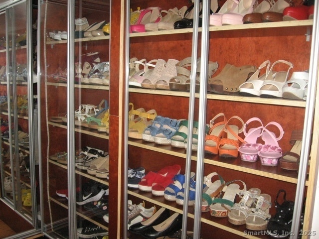 Building Photo - 105 Edin Ave