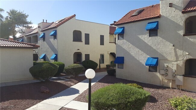 Building Photo - 6125 W Oakey Blvd