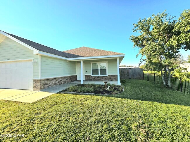 Building Photo - 3225 10 Acre Rd