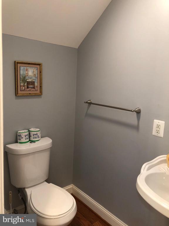 Building Photo - 734 Quincy St NW