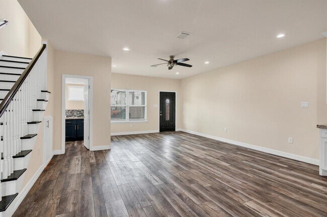 Building Photo - 6605 Avenue O