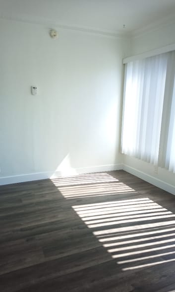 Building Photo - 5623-5633 Venice Blvd.