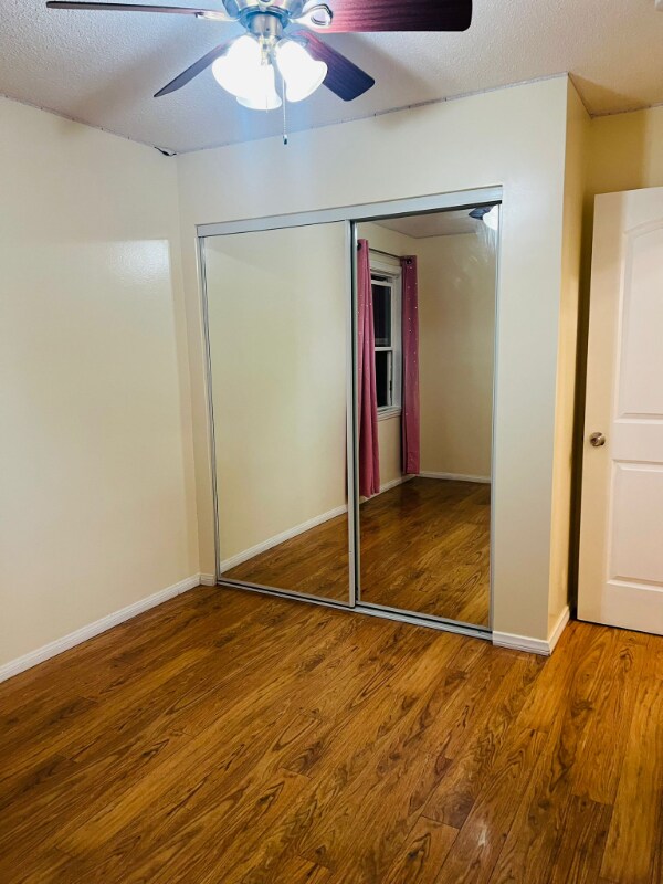 Building Photo - 722 W Hollyvale St