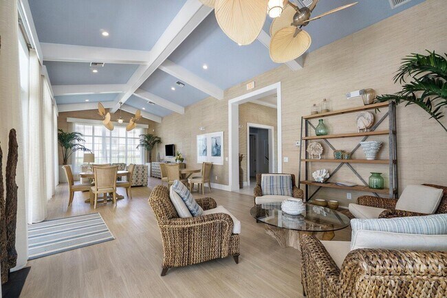 Building Photo - 342 Bay Colony Dr N