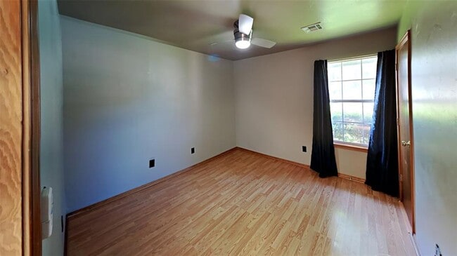 Building Photo - 1241 Capitol Dr