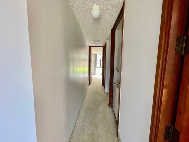 Building Photo - 1Bedroom, 1 Bathroom Unit in Naniwa Gardens, Hawaii Kai, AVAILABLE Soon!