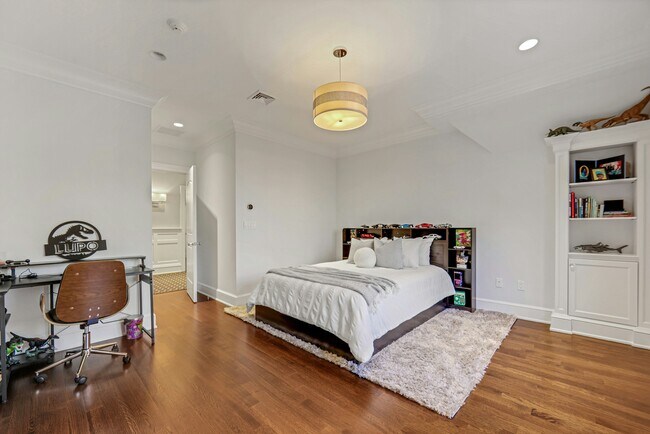 Building Photo - 373 Hardenburgh Ave