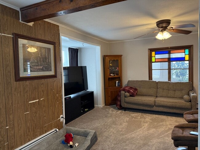 Building Photo - Charming Character Home with Screened Porch & Main Floor Laundry in North Branch