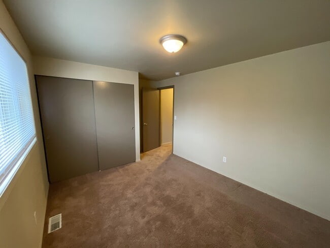 Building Photo - 17716 Spring Ln