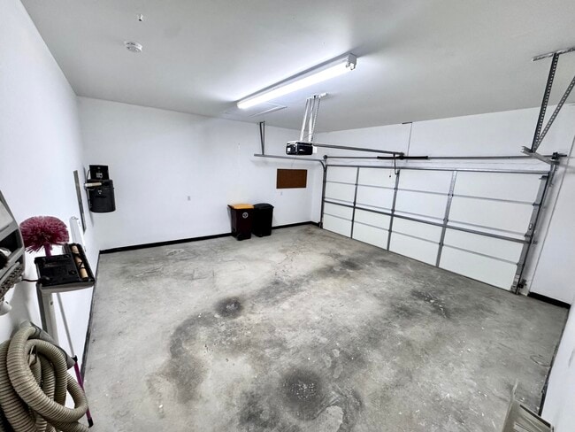 Building Photo - 88 St Annes Ct