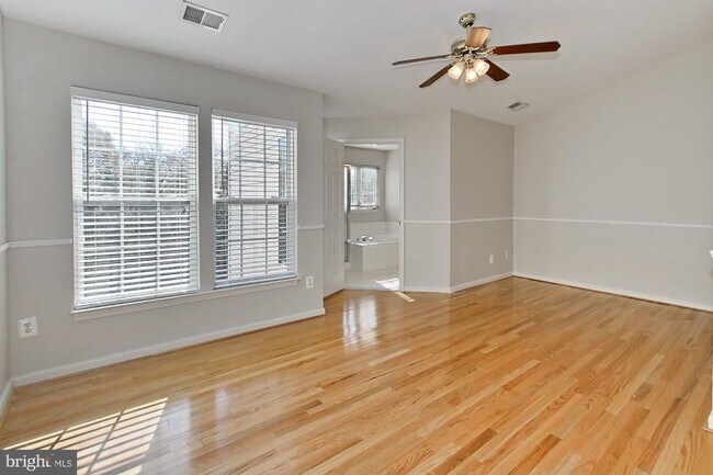 Building Photo - 5054 Grimm Dr