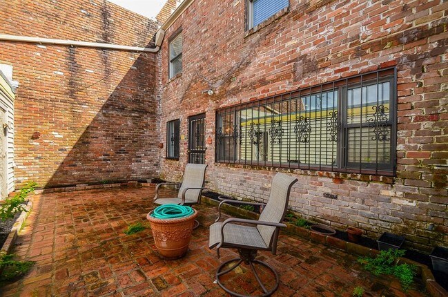 Building Photo - 8606 Oakford Dr