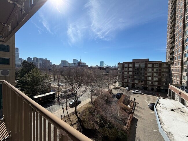 Building Photo - 10 Museum Way