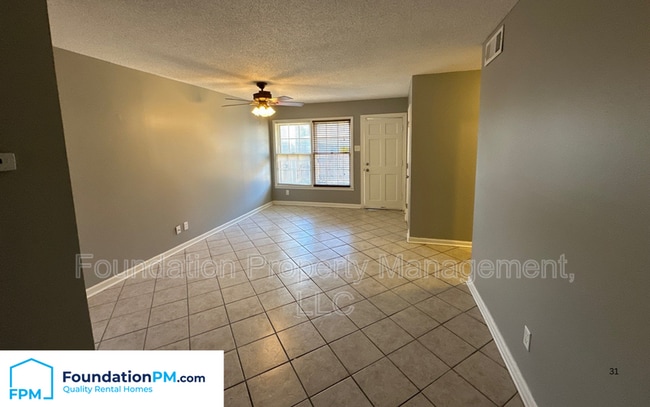 Building Photo - 3356 Coachouse Cove