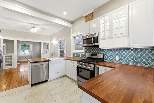 Building Photo - Charming Historic Home in Mayfair Neighborhood