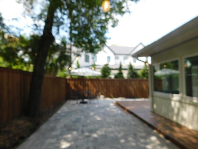 Building Photo - 2252 Howard Dr