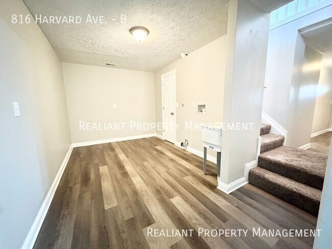 Building Photo - 816 Harvard Dr