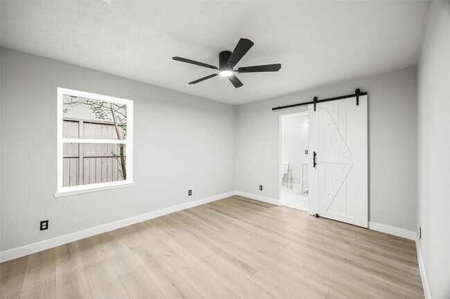 Building Photo - 4626 Holly St