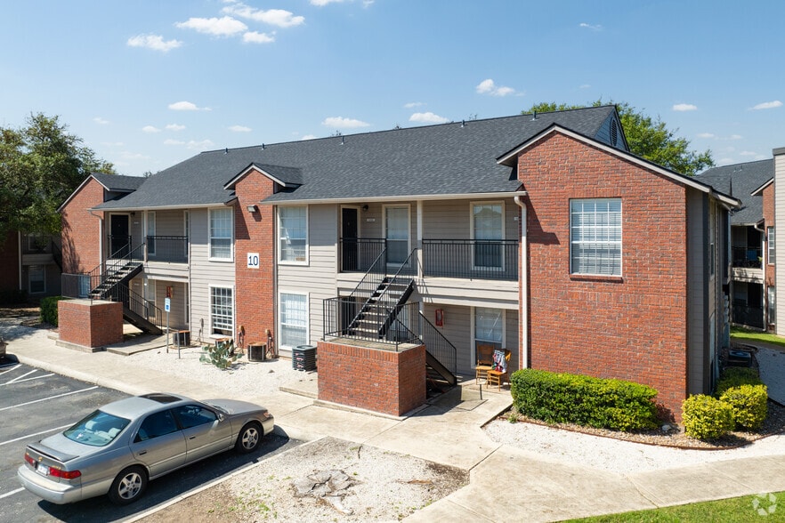 The Lynx 6000 Randolph Blvd San Antonio TX 78233 Apartment Finder