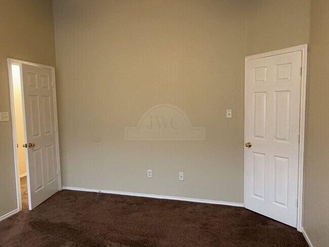 Building Photo - 1201 Fox Creek Dr