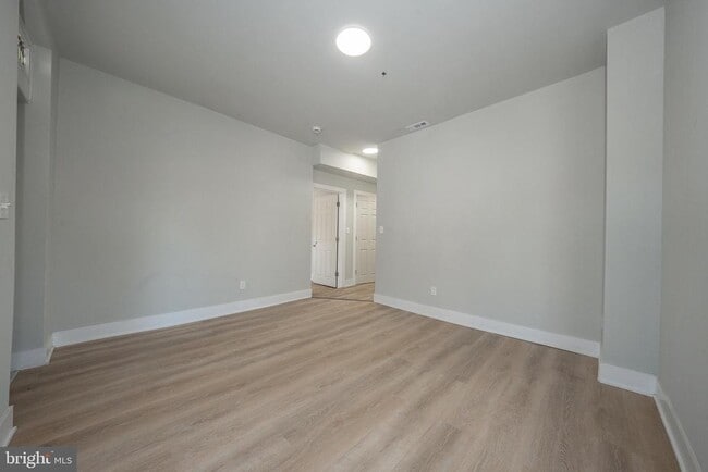 Building Photo - 122 3RD St