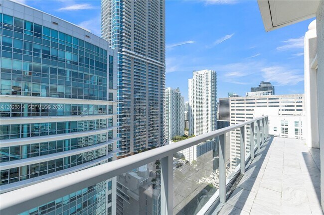 Building Photo - 1155 Brickell Bay Dr