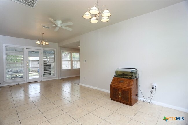 Building Photo - 621 Hackberry St
