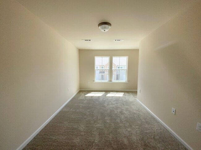 Building Photo - 836 Falls Grove Trl