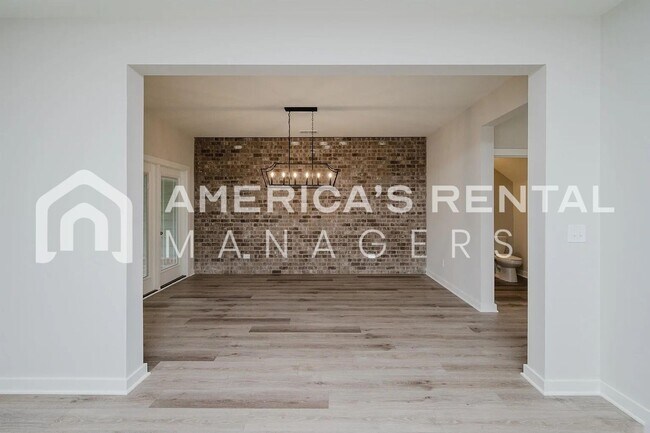 Building Photo - Modern Elegance at Unali Townes!