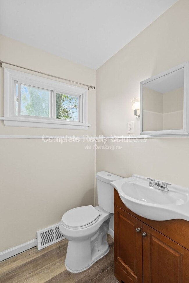 Building Photo - 62 Capitol Hill Dr