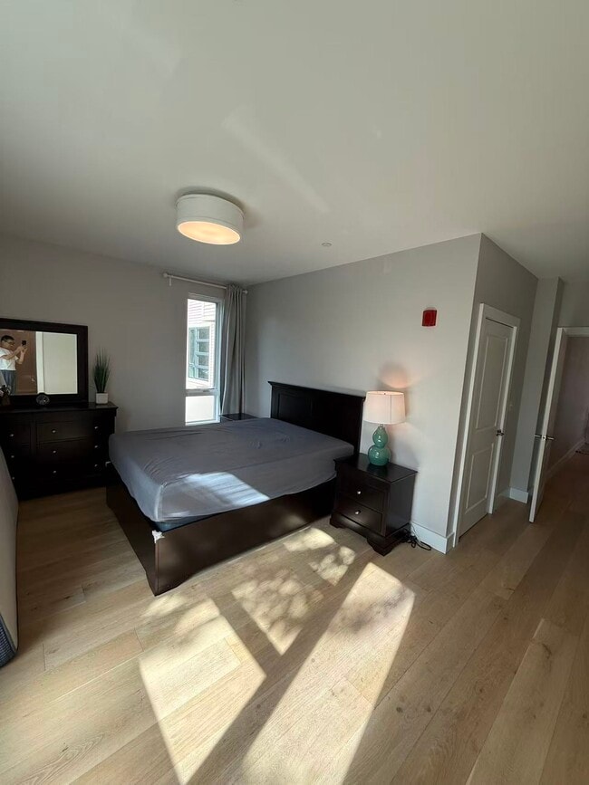 Building Photo - 1650 Commonwealth Ave