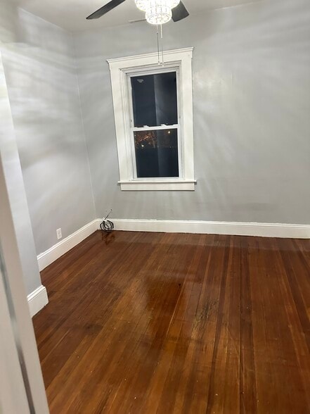 Building Photo - 14 Sabra St