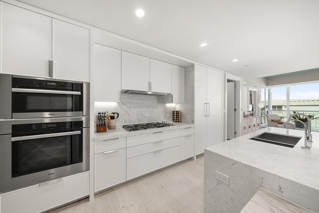 Building Photo - 3550 S Ocean Blvd