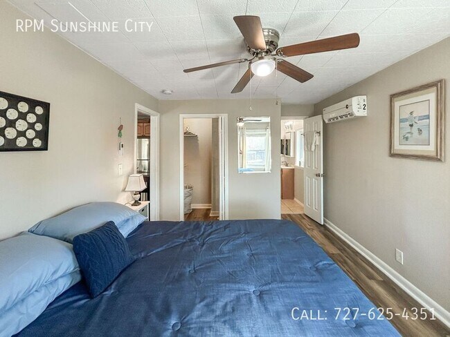 Building Photo - 13535 Boca Ciega Ave