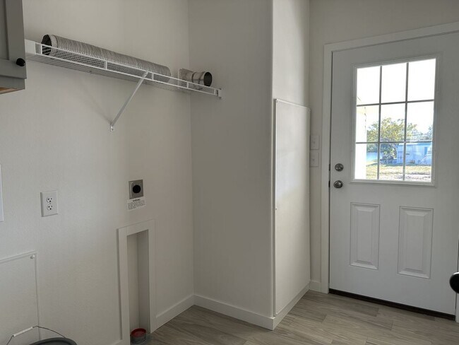 Building Photo - 5646 Blue Harbor Dr