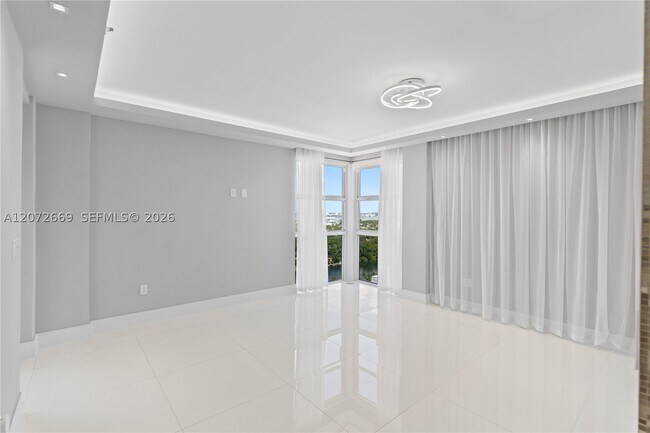 Building Photo - 4201 Collins Ave