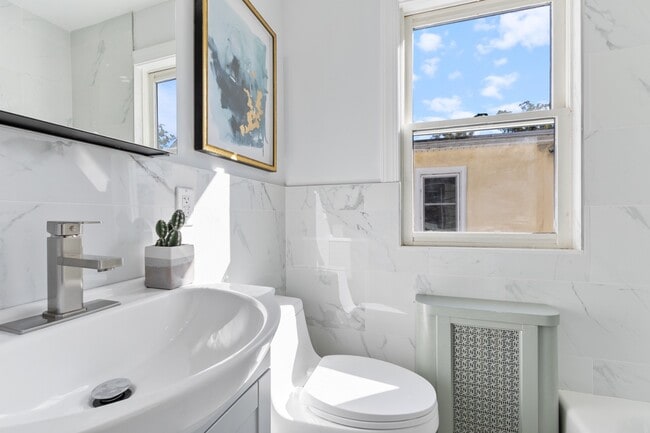 Building Photo - 521 Homewood Ave